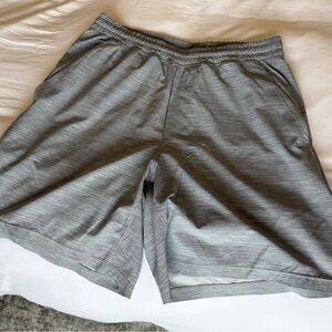 Men's Lululemon Grey Pace Breaker 7” Shorts w/ liner